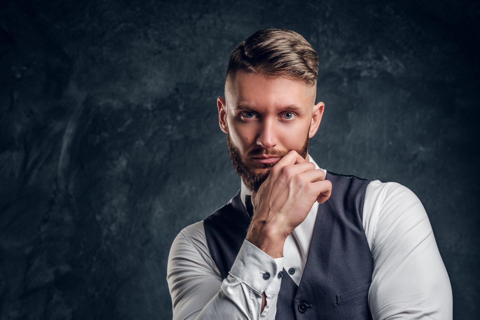 Herrenfrisuren